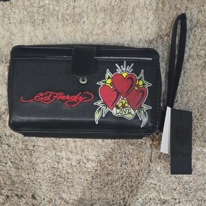 NWT Ed Hardy Bifold Zip Around 3 Heart Wristlet